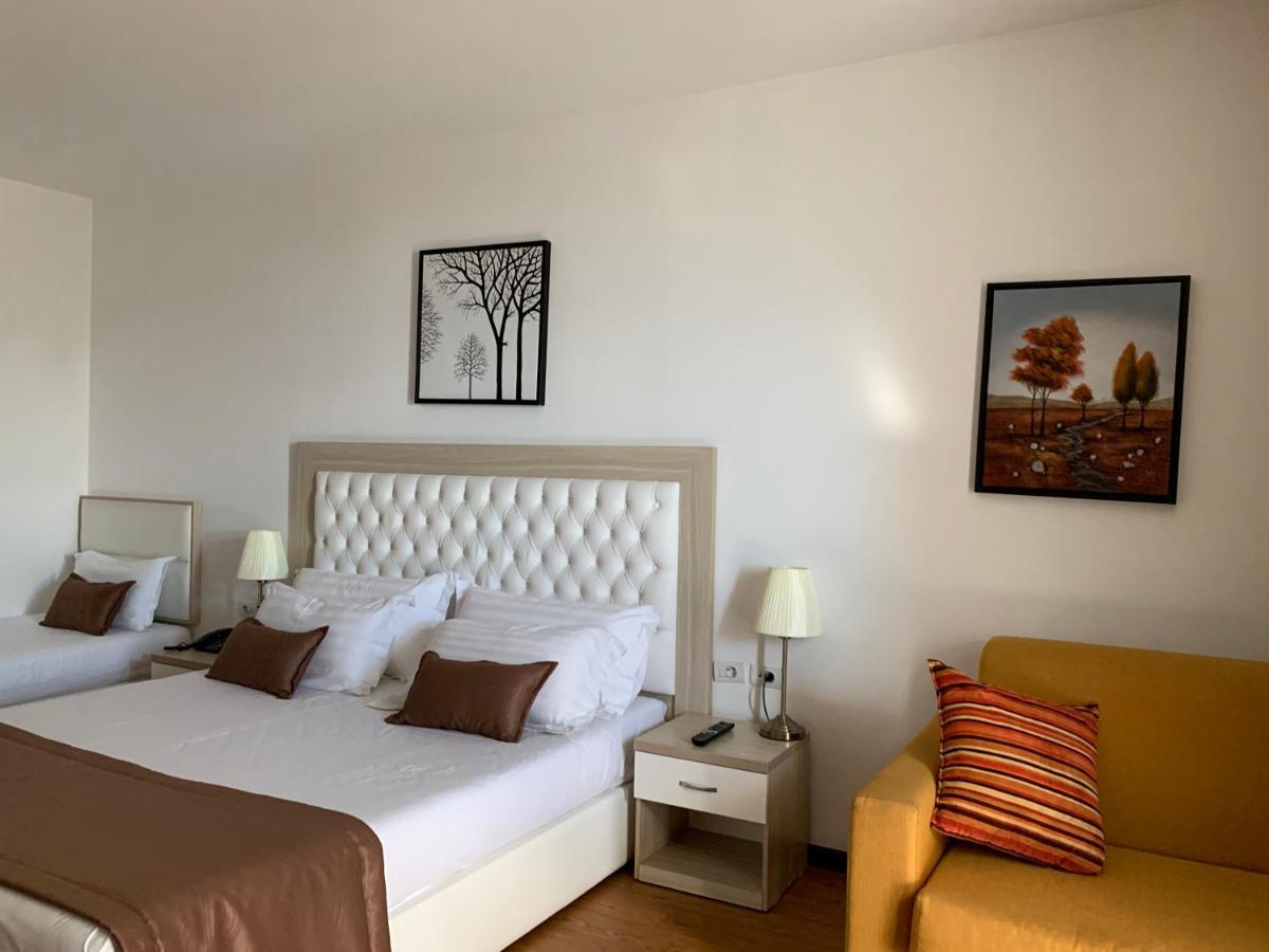 Hotel Bleart Škalngur Extérieur photo