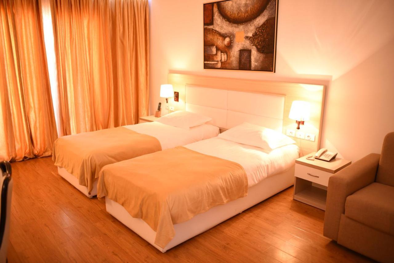 Hotel Bleart Škalngur Extérieur photo